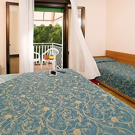 Trevi فندق 3*