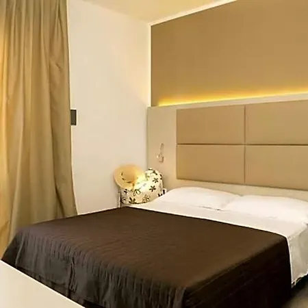 Trevi 3*