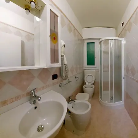 Trevi Hotel 3*