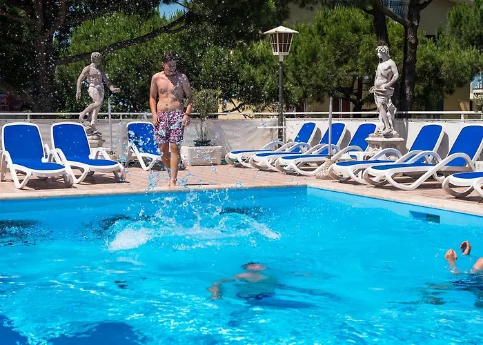Trevi 3*