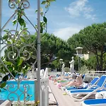 Hotel Trevi