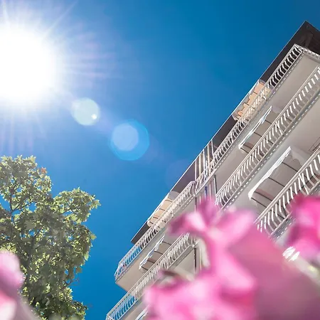 Trevi Hotel